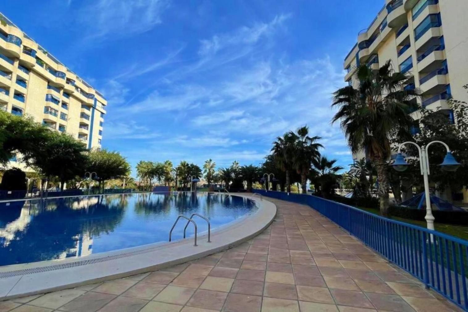 Apto. Luminoso Con Vistas En Playa De La Patacona Valencia Exterior foto